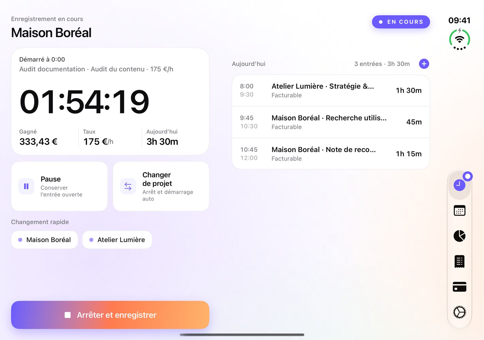 iTimeSheet sur l’écran intérieur de l’iPhone Duo : le chrono en cours à gauche, les entrées du jour à droite